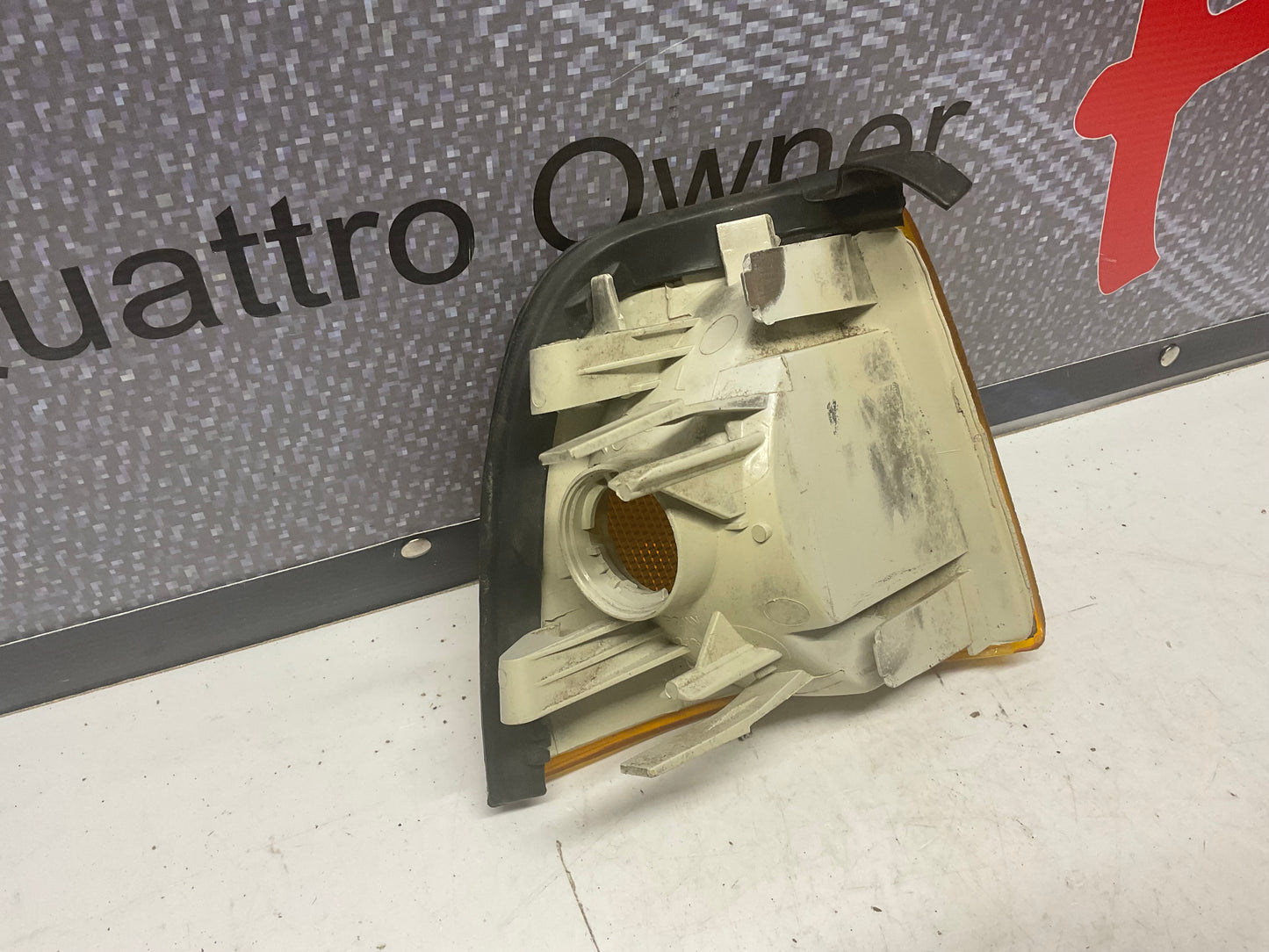 Driver Front Corner Marker 893953049A B3