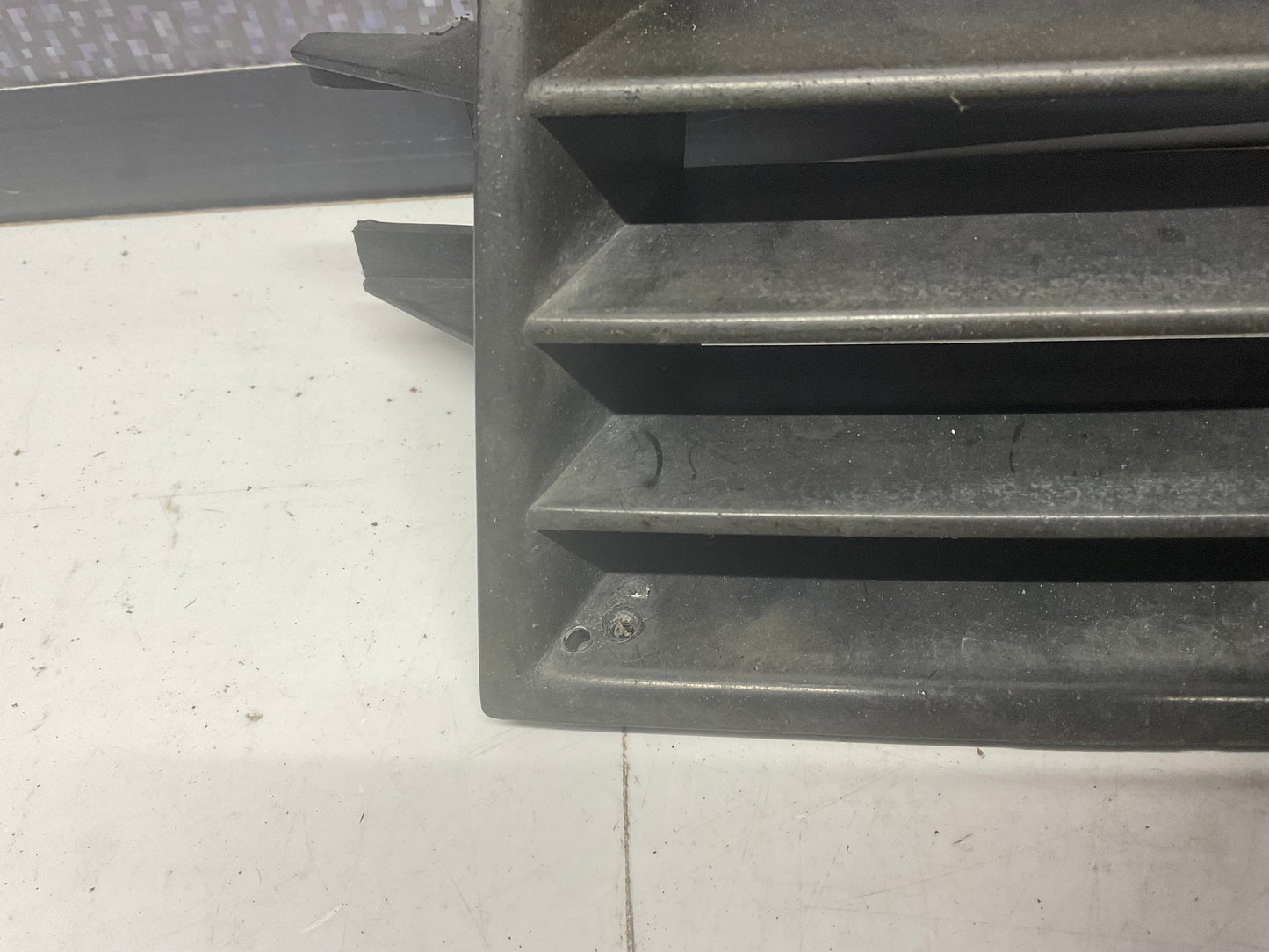 Passenger Front Bumper Lower Grill Cover Right 4A0807368 C4