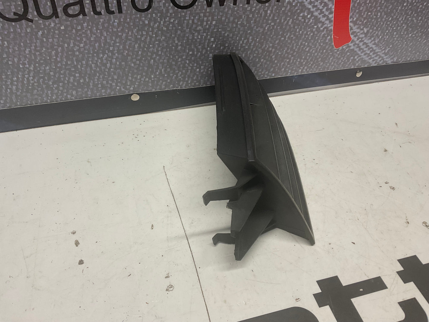 Passenger Front Bumper Lower Grill Cover Right 4A0807368 C4