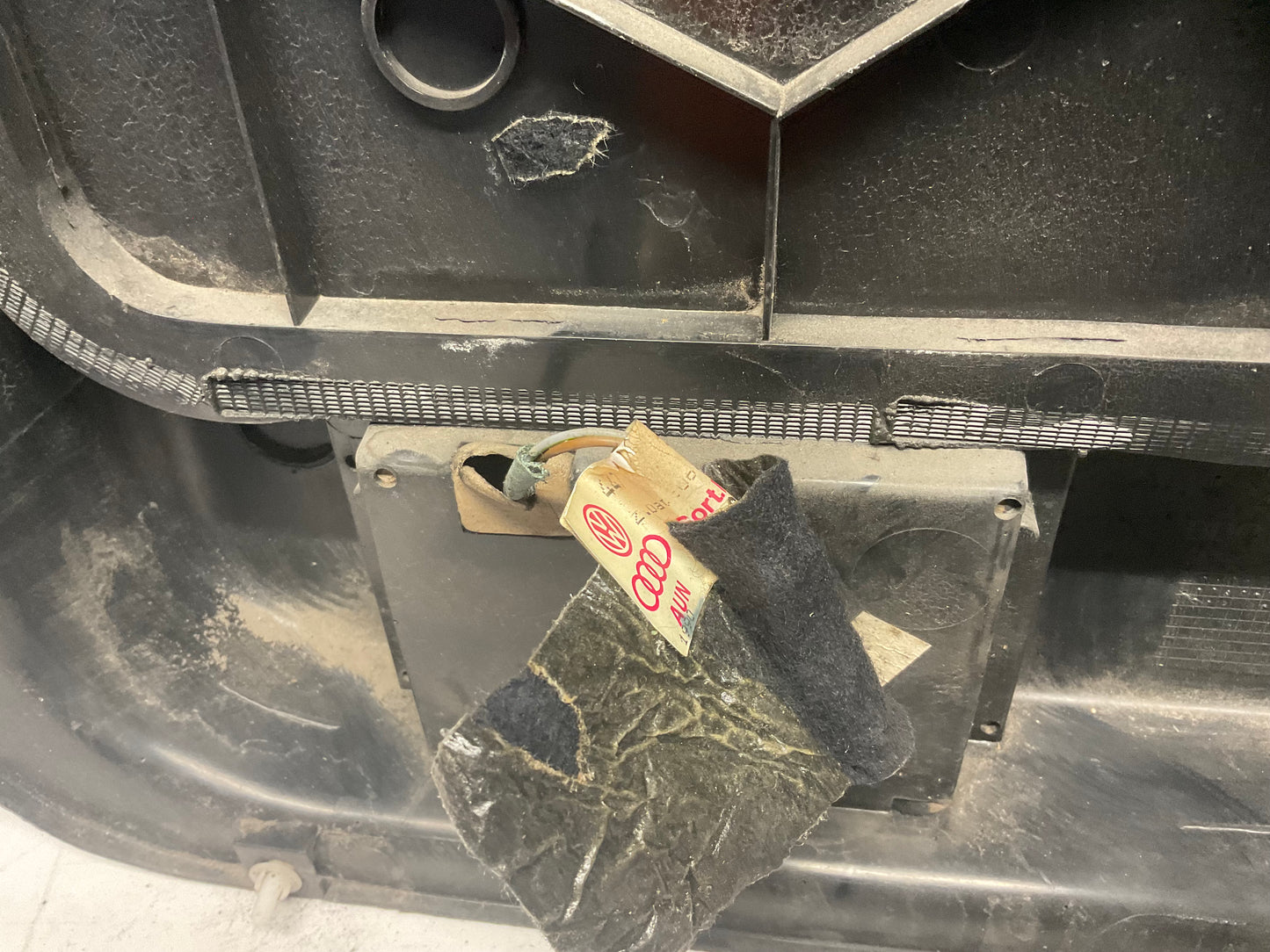 Driver Rear Door Panel Left 443867305  C3  D1  Travertine