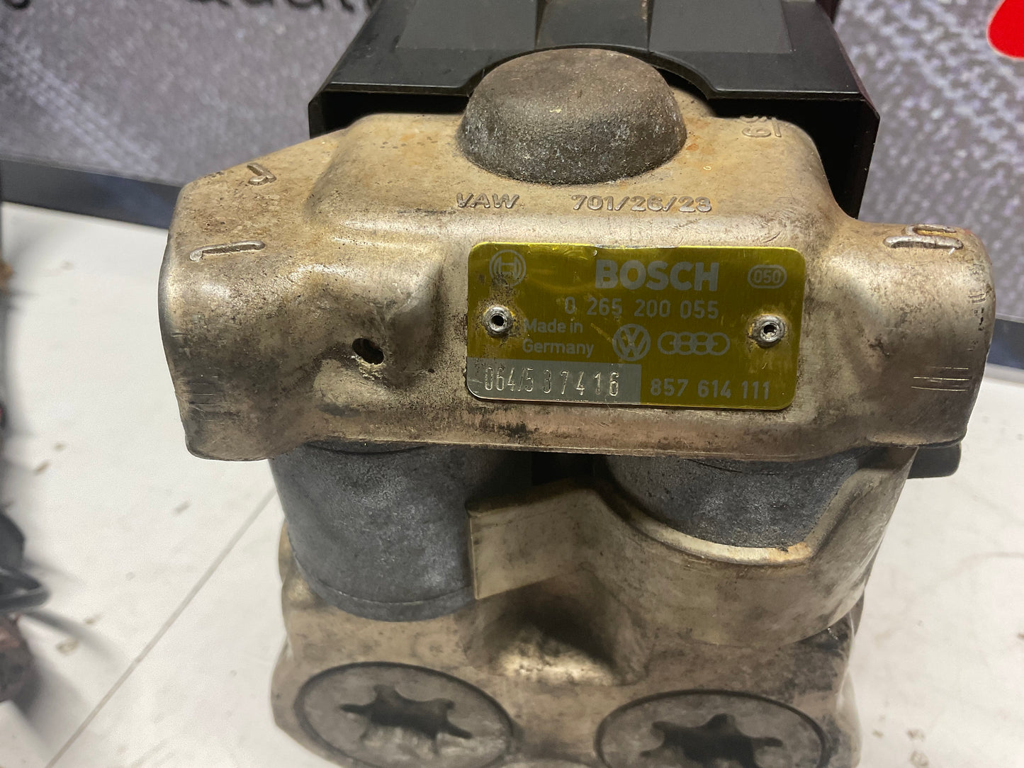 ABS Anti-Lock Pump + Wiring 857614111  Bosch B2 C3