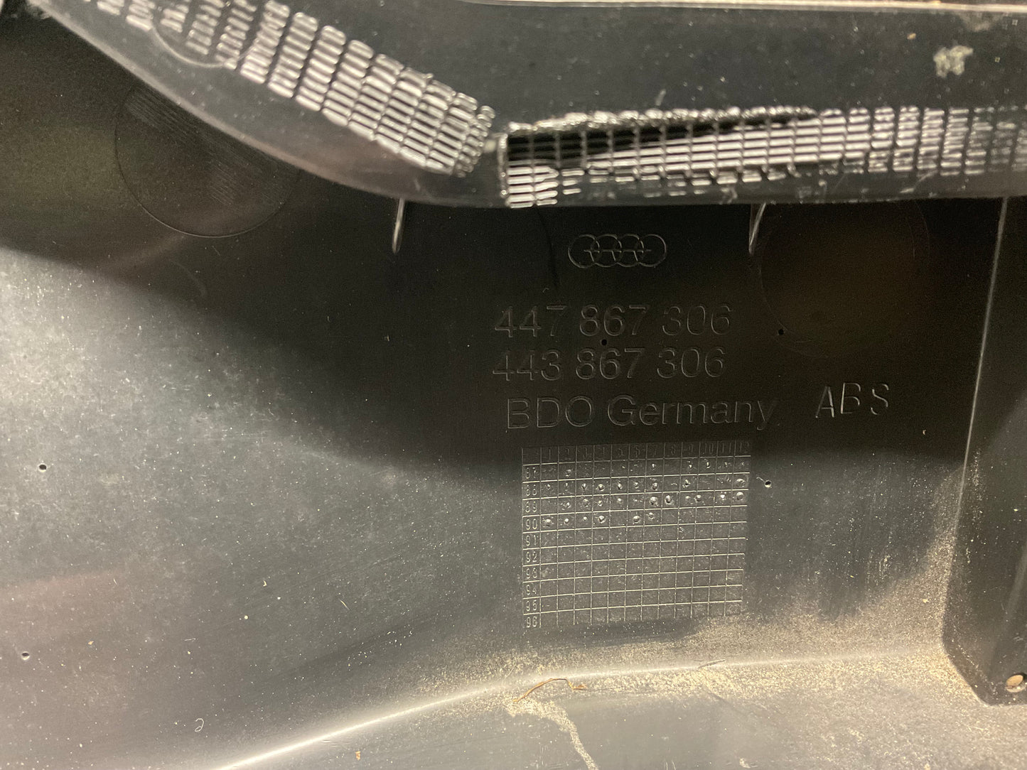 Passenger Rear Door Panel Right  443867306  C3  D1  Travertine