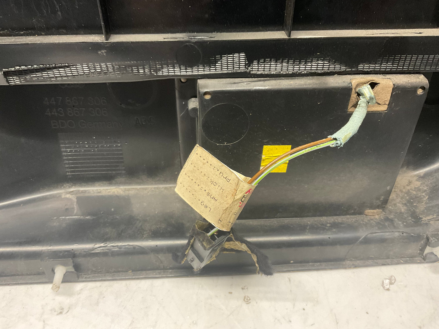 Passenger Rear Door Panel Right  443867306  C3  D1  Travertine