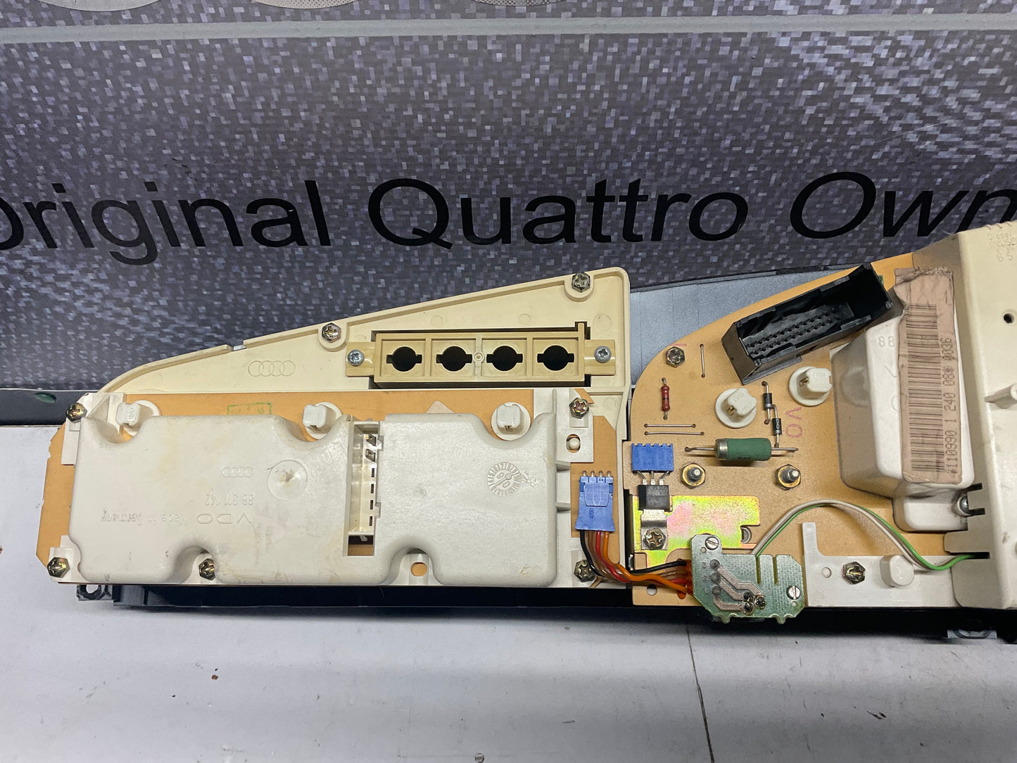 Speedometer / Gauge Cluster 447919035G  C3  147K