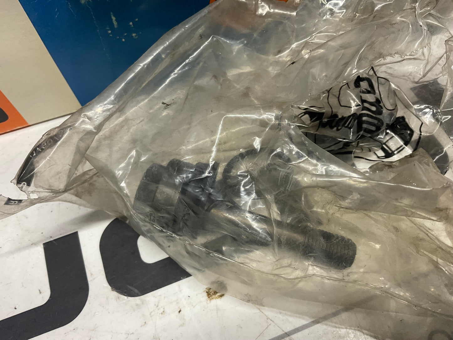 Front Axle CV Joint Kit NOS 893498099C  B3