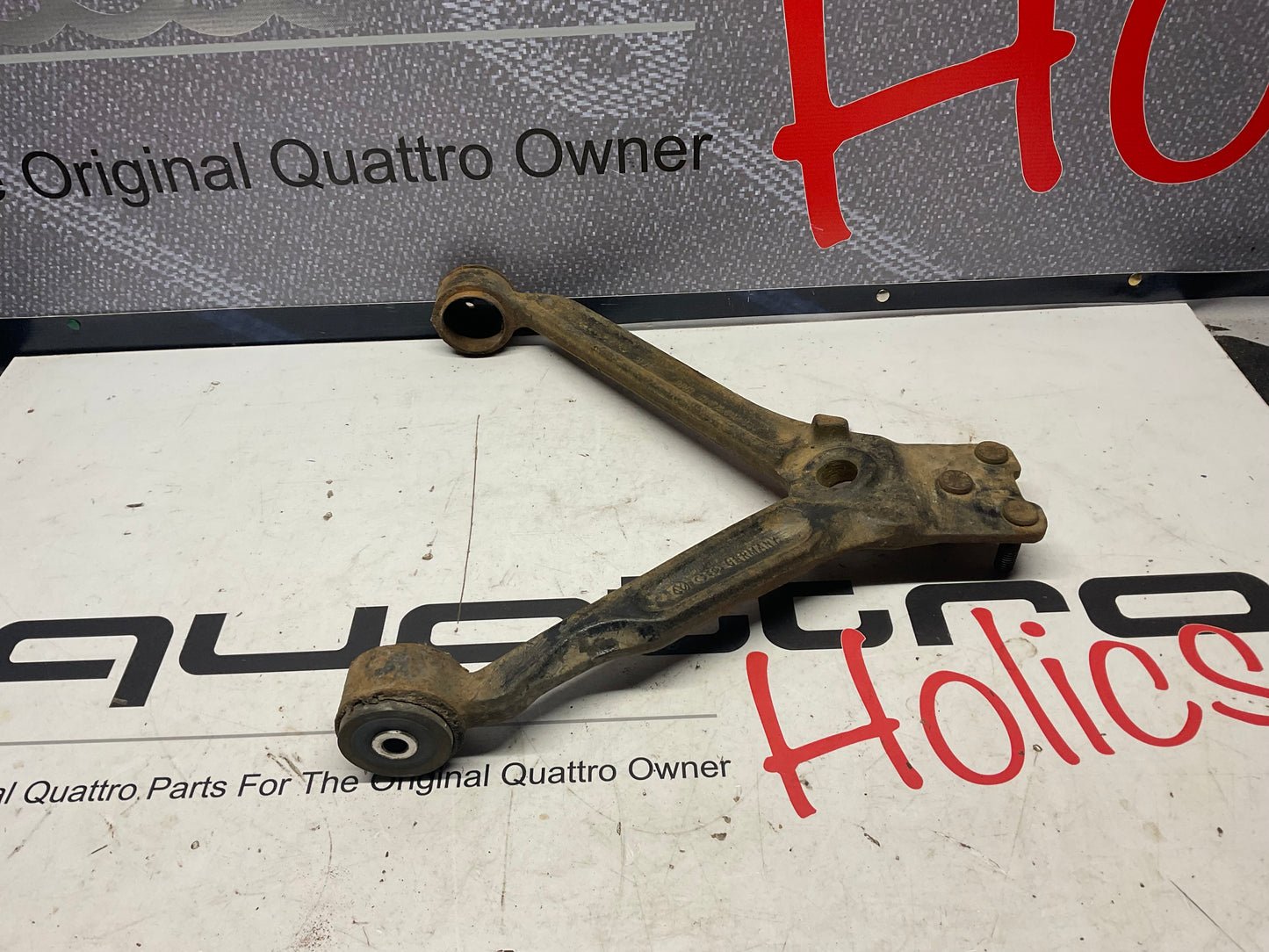 Driver Side Front Cast Control Arm Left 893407157H  B3 B4 S2 RS2