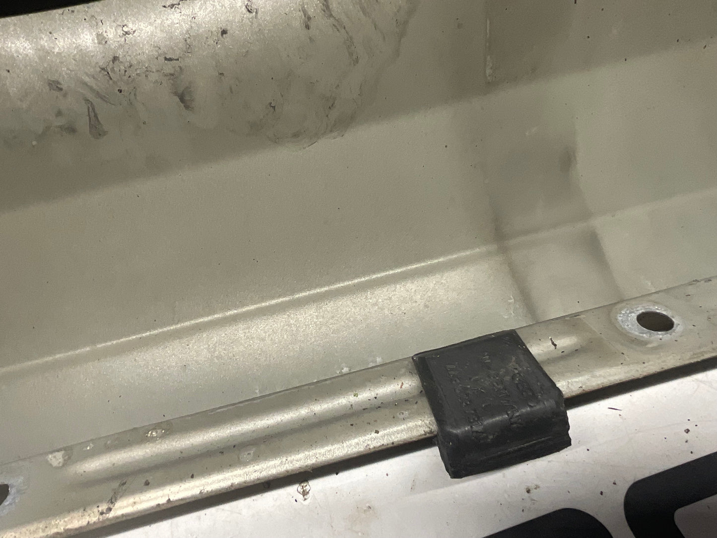 Driver Fender Left 443821105B  C3  Bamboo