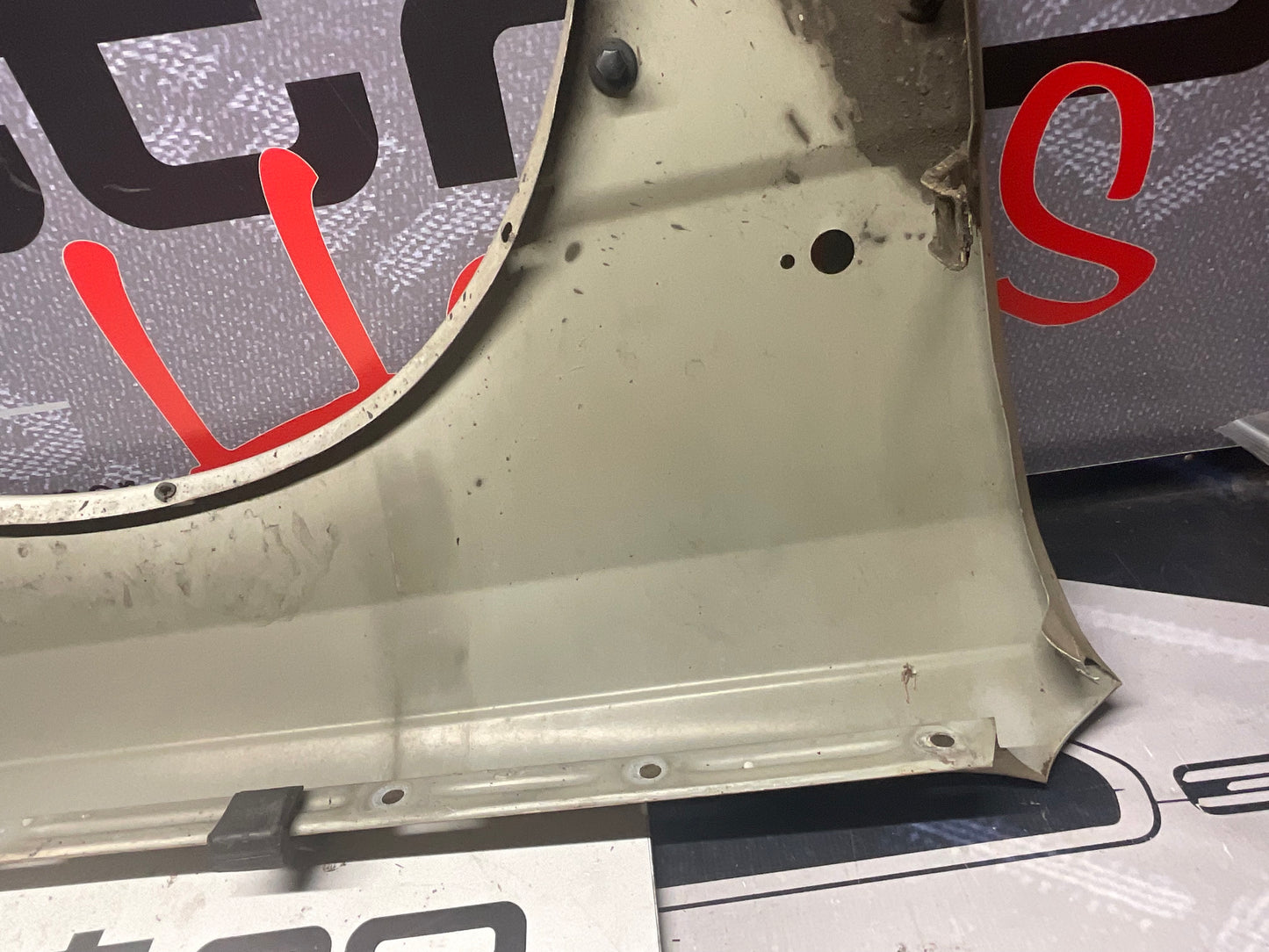 Driver Fender Left 443821105B  C3  Bamboo