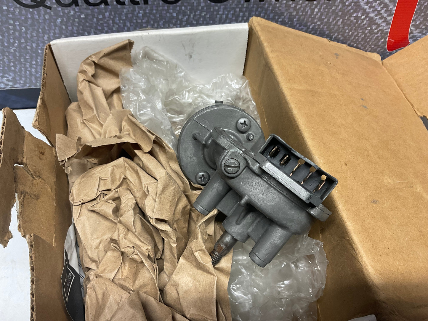 Rear Windshield Wiper Motor NEW 811955113LX  B2