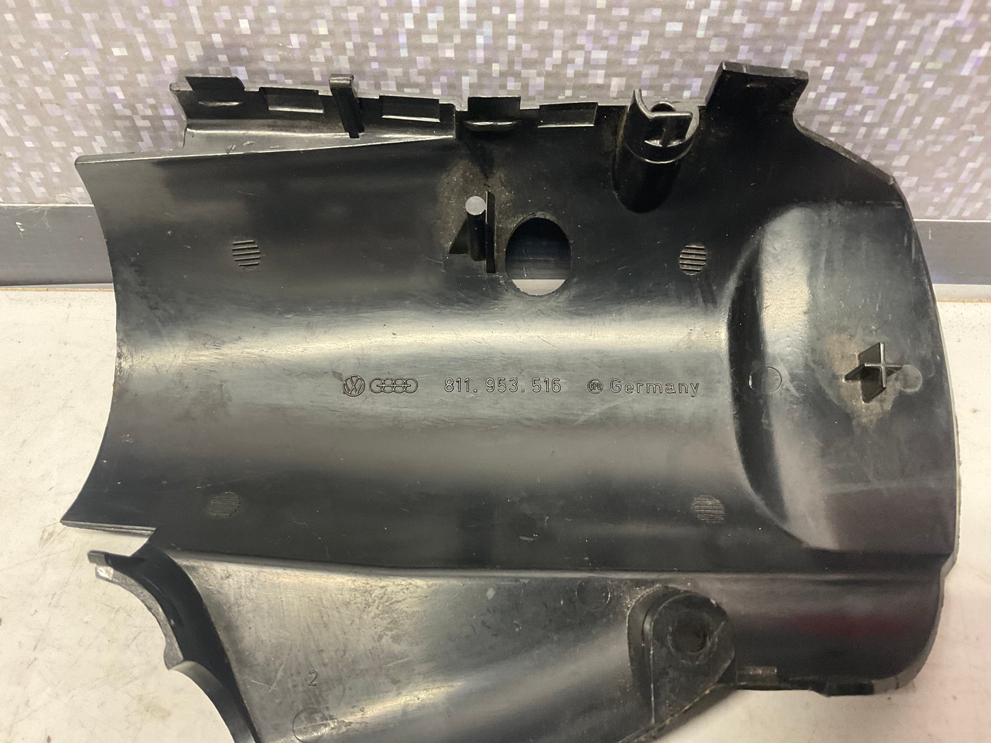 Steering Wheel Column Cover Lower 811953516  B2  Black