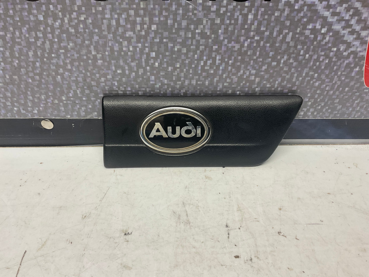 Passenger Fender Arch Trim Moulding Right  4A0853972  C4  UrS4