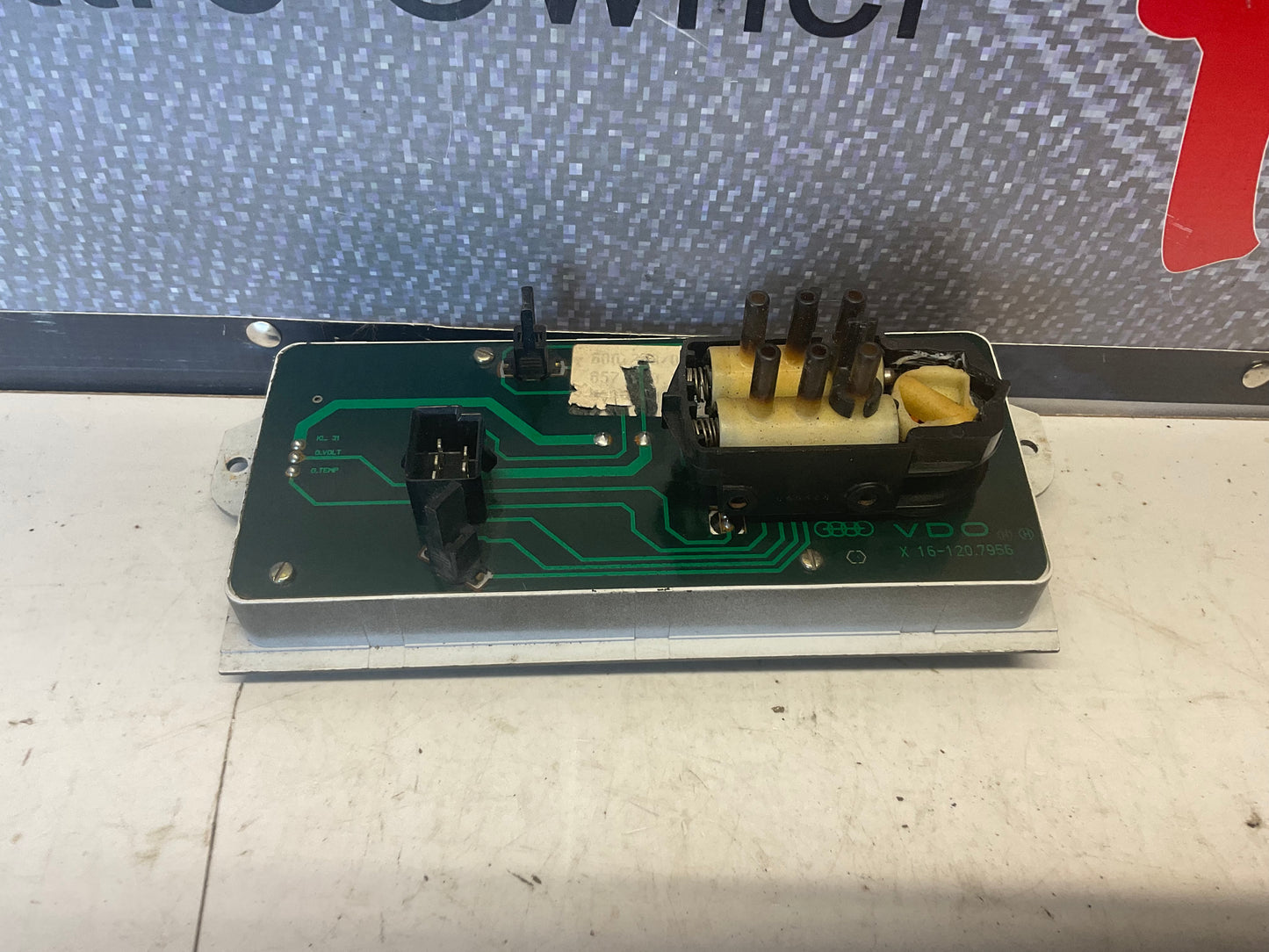 Console VDO Electronic Indicator Differential Lock  857919219 B2