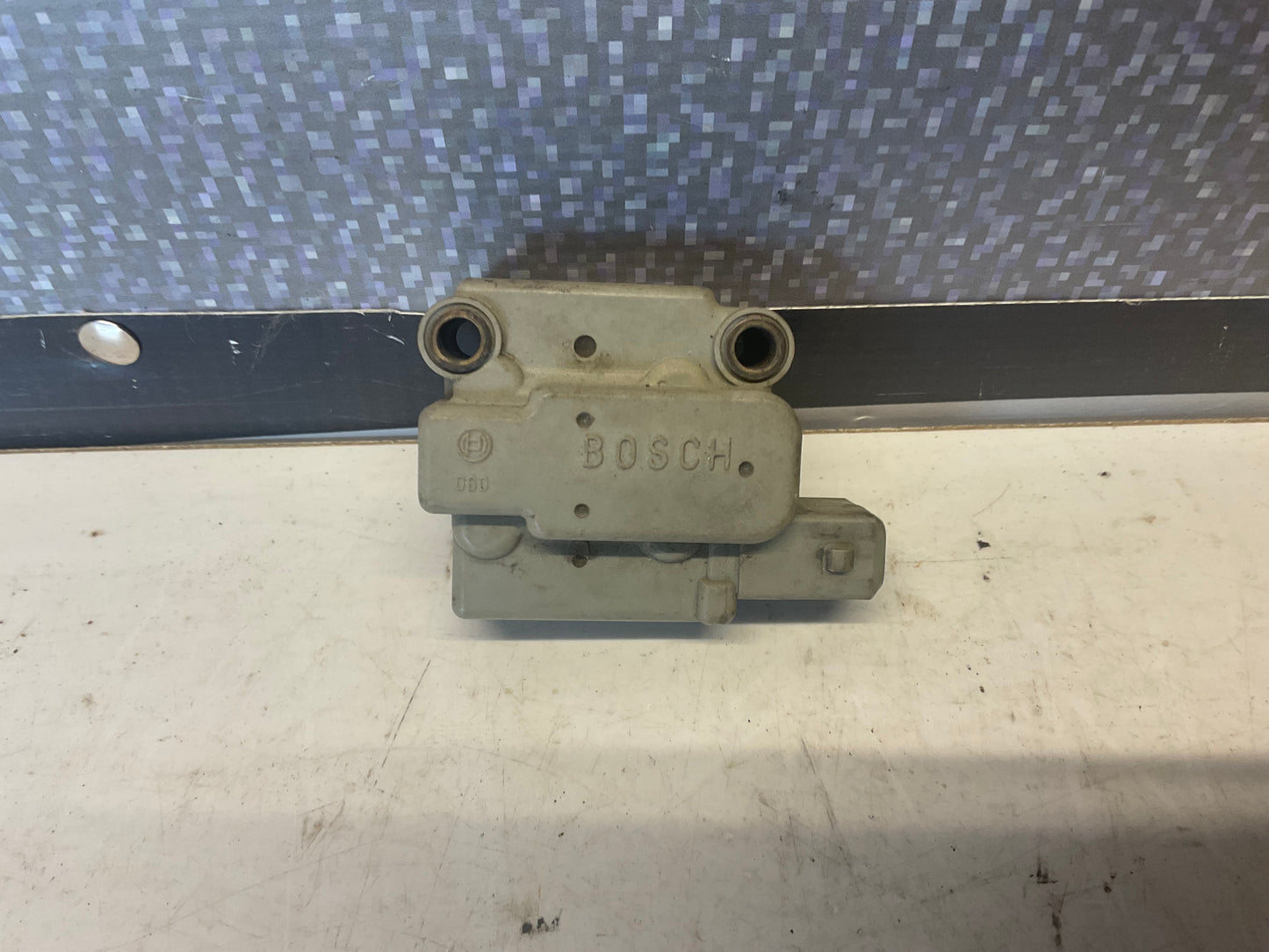 Fuel Pressure Regulator EHA Bosch 034133482