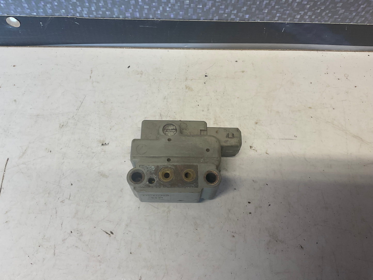 Fuel Pressure Regulator EHA Bosch 034133482