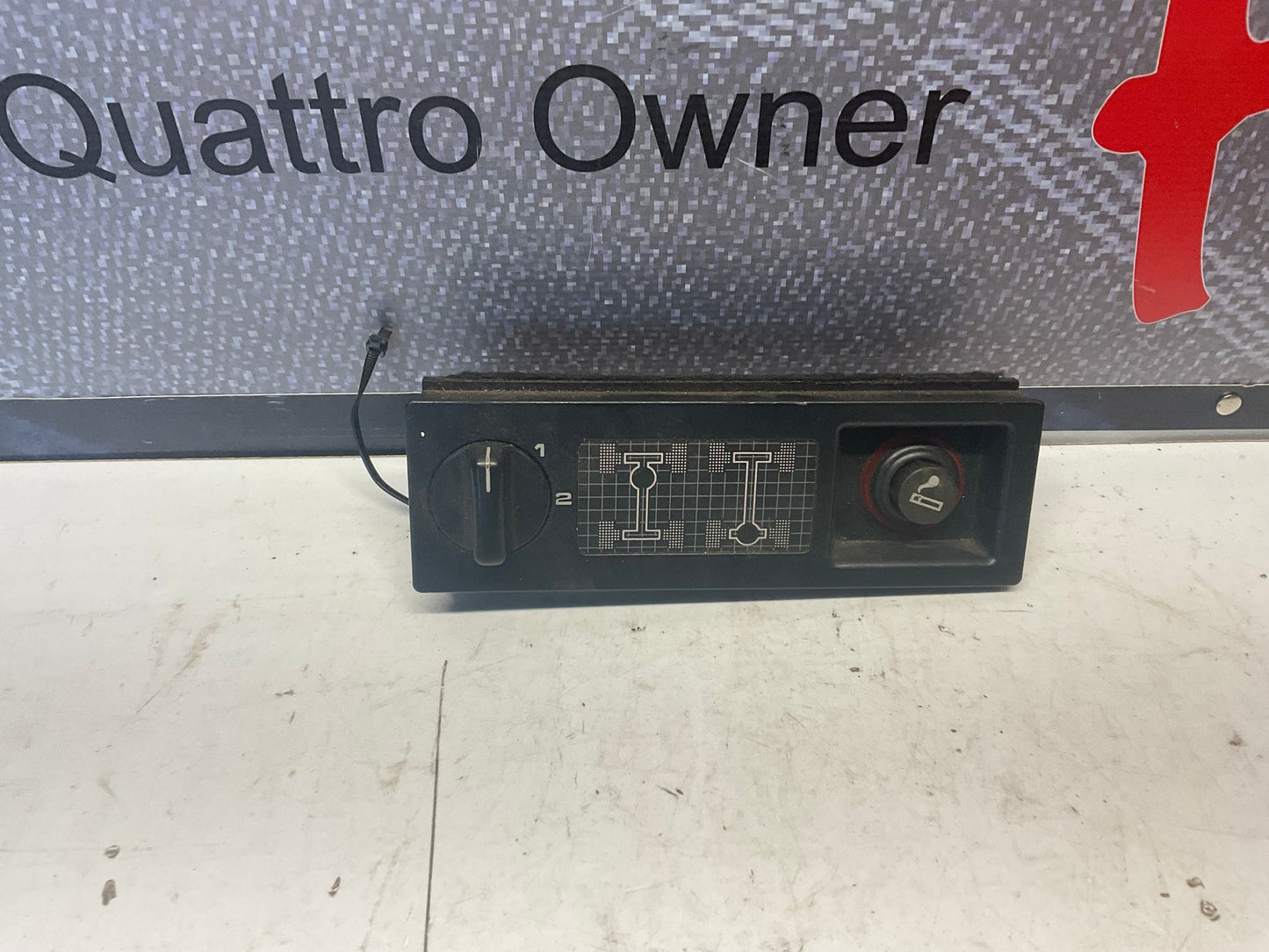 Center Console Differential Lock & Lighter 447919214A  C3