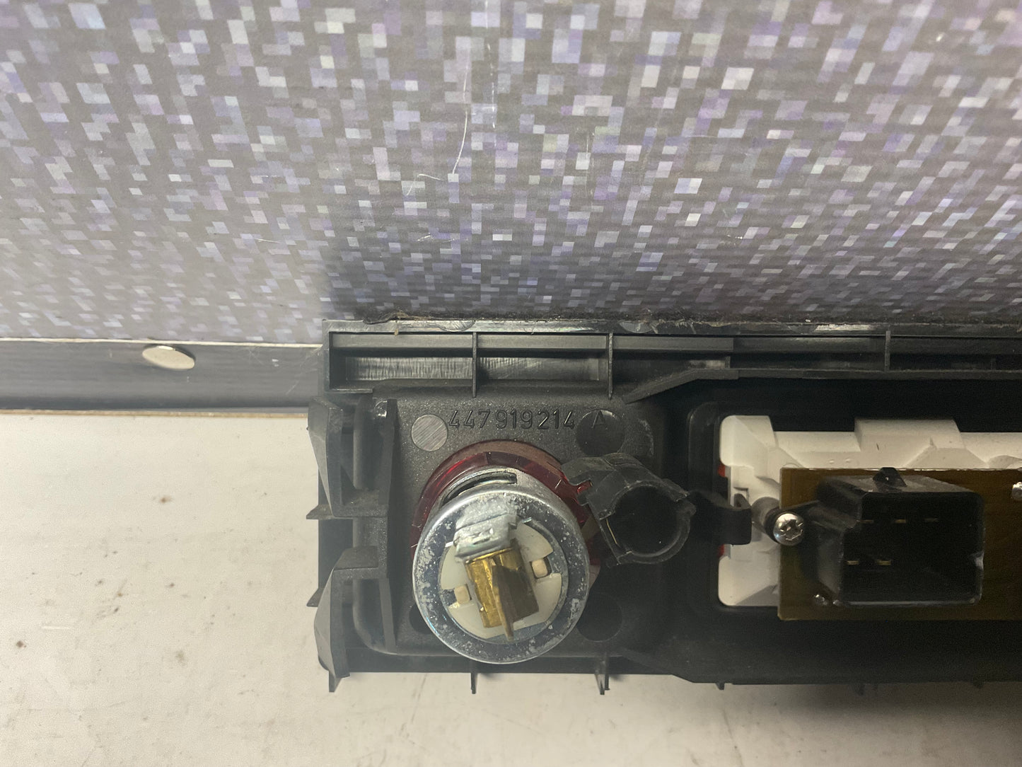 Center Console Differential Lock & Lighter 447919214A  C3