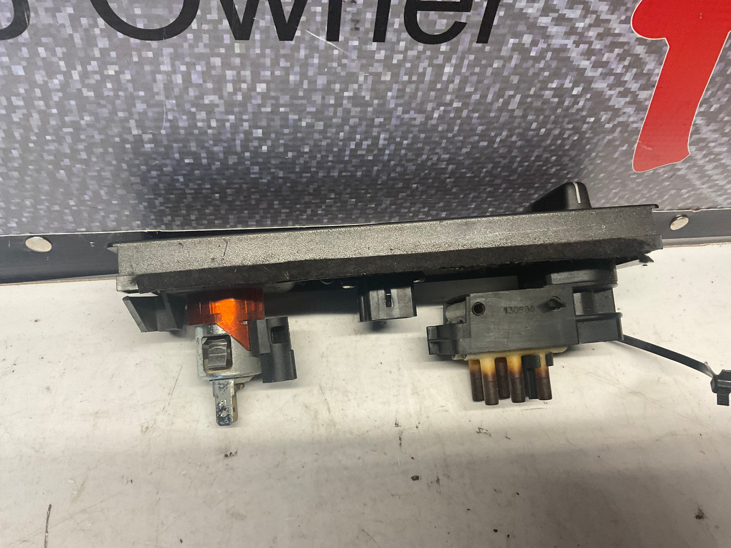 Center Console Differential Lock & Lighter 447919214A  C3