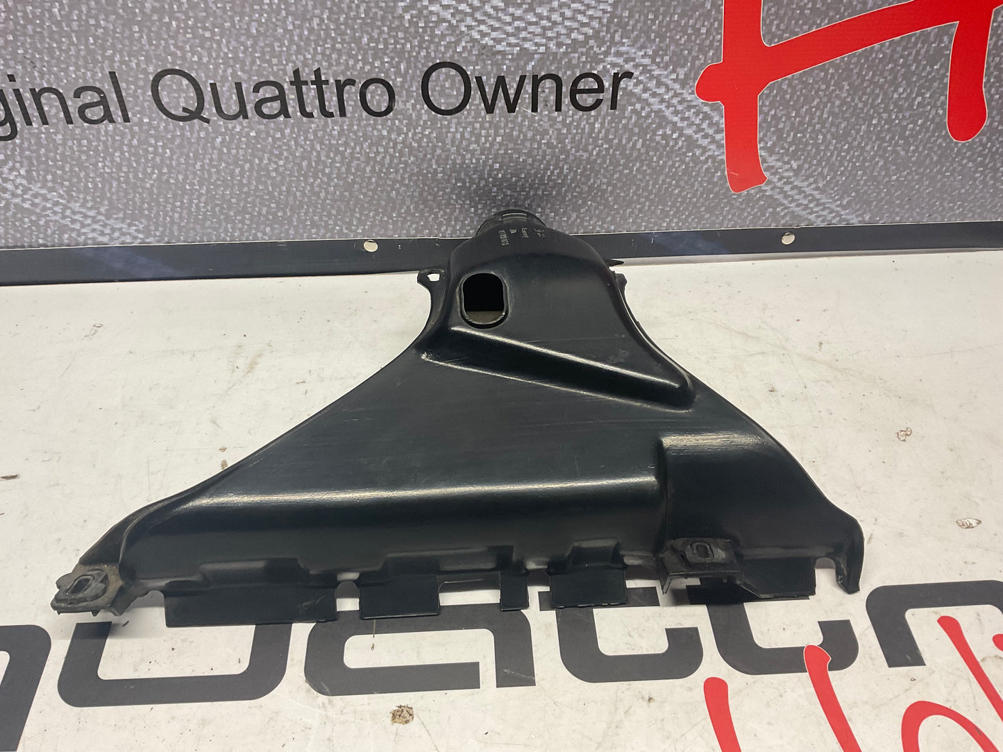Injector Air Duct Cooling Guide 035133905B B2  C3