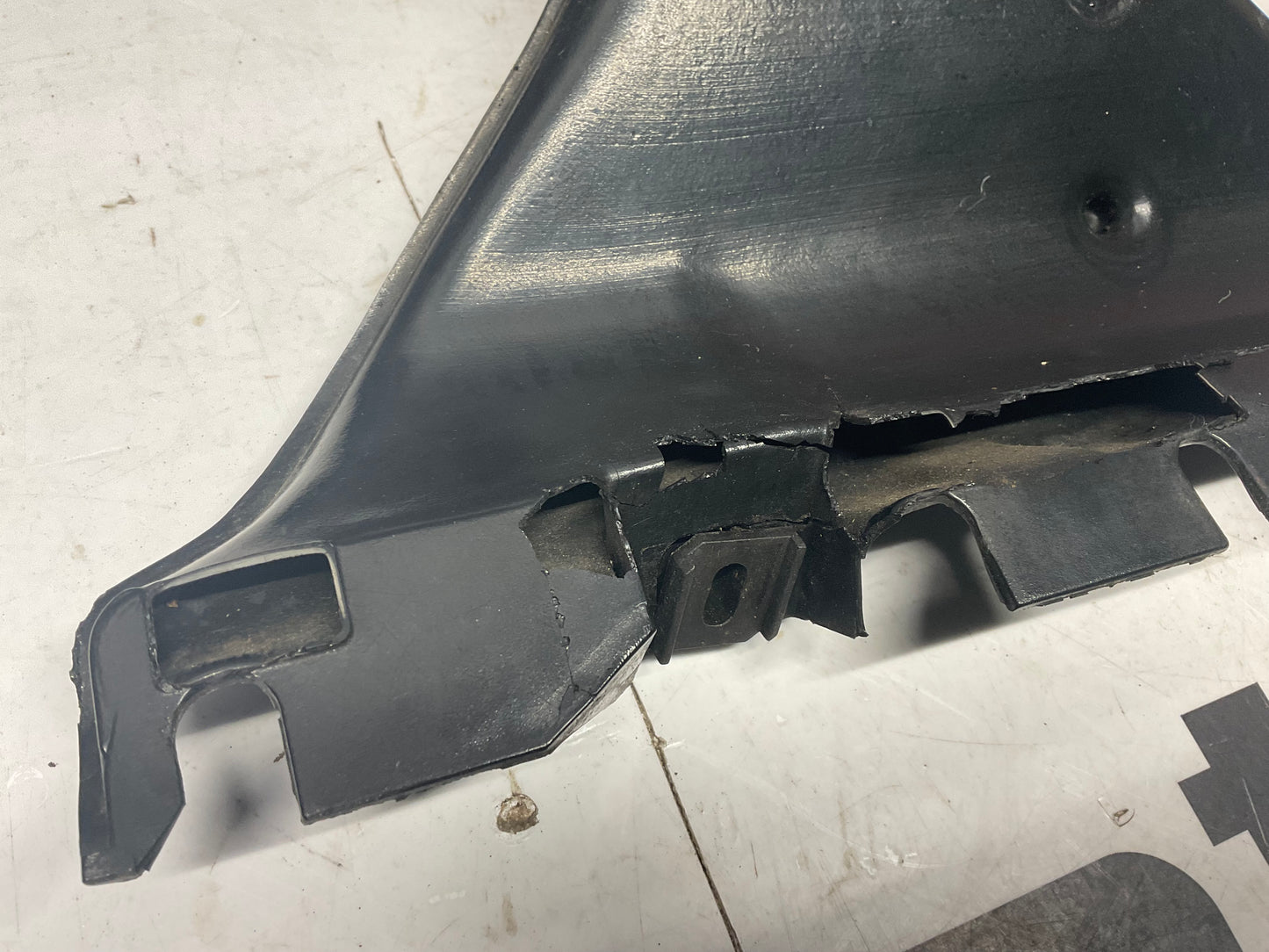 Injector Air Duct Cooling Guide 035133905B B2  C3