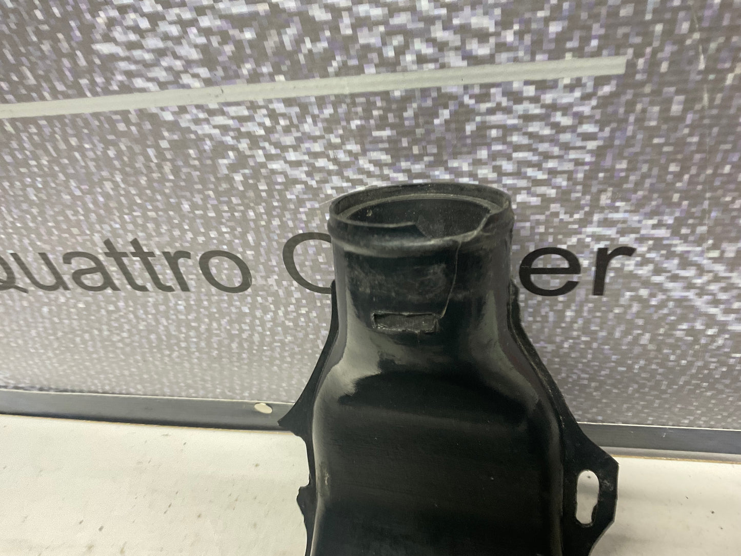 Injector Air Duct Cooling Guide 035133905B B2  C3