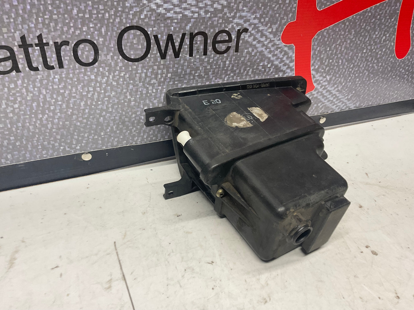 Passenger Fog Light Right 893941700B  B3