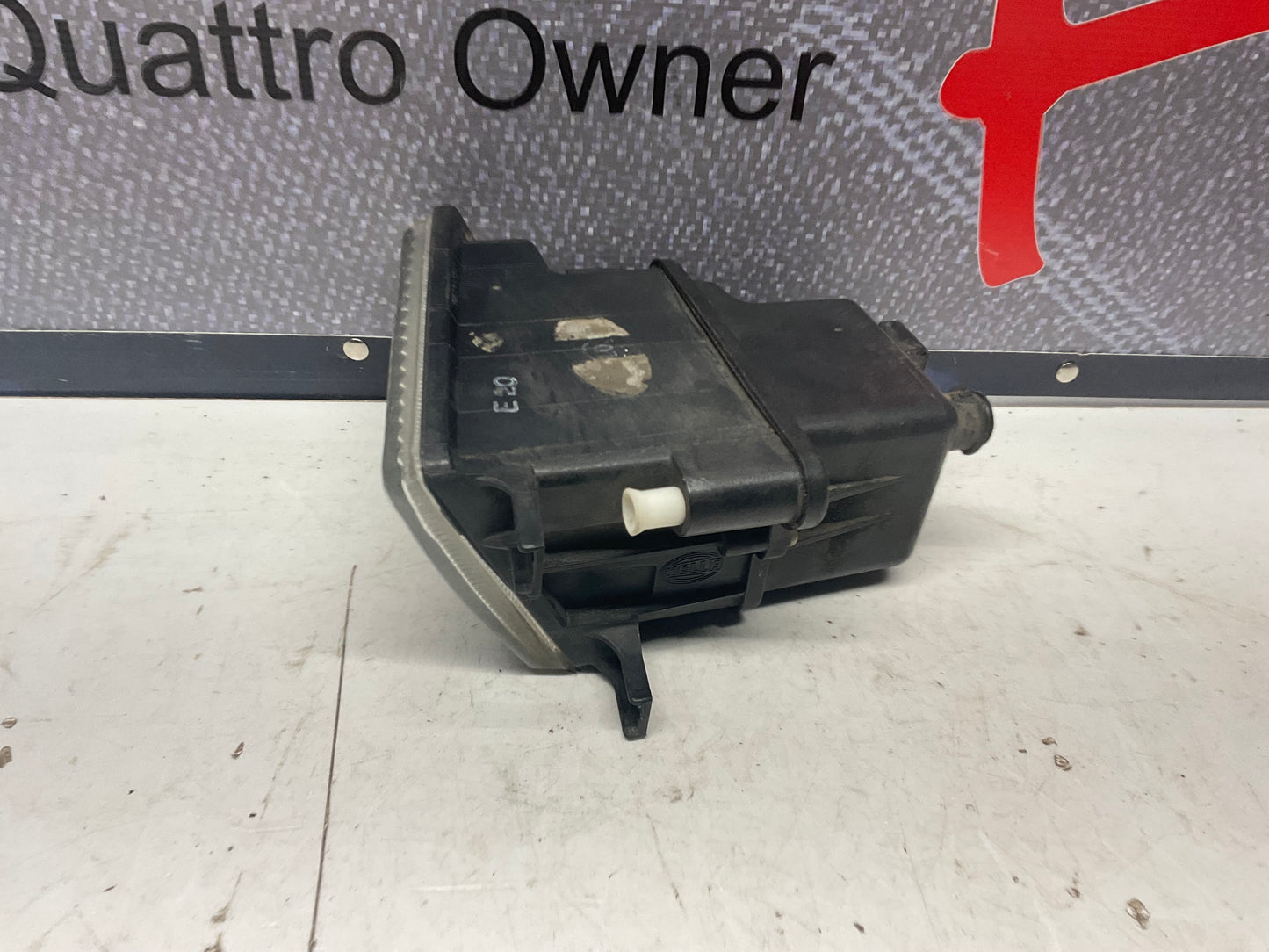 Passenger Fog Light Right 893941700B  B3