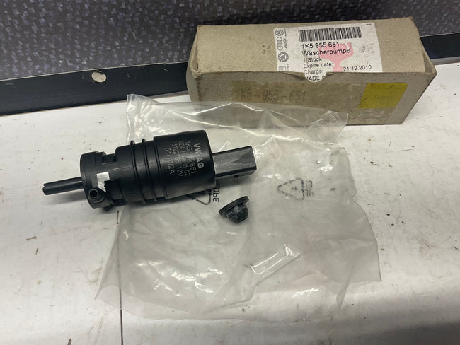 Windshield Washer Fluid Pump 1K5955651  NOS  Germany