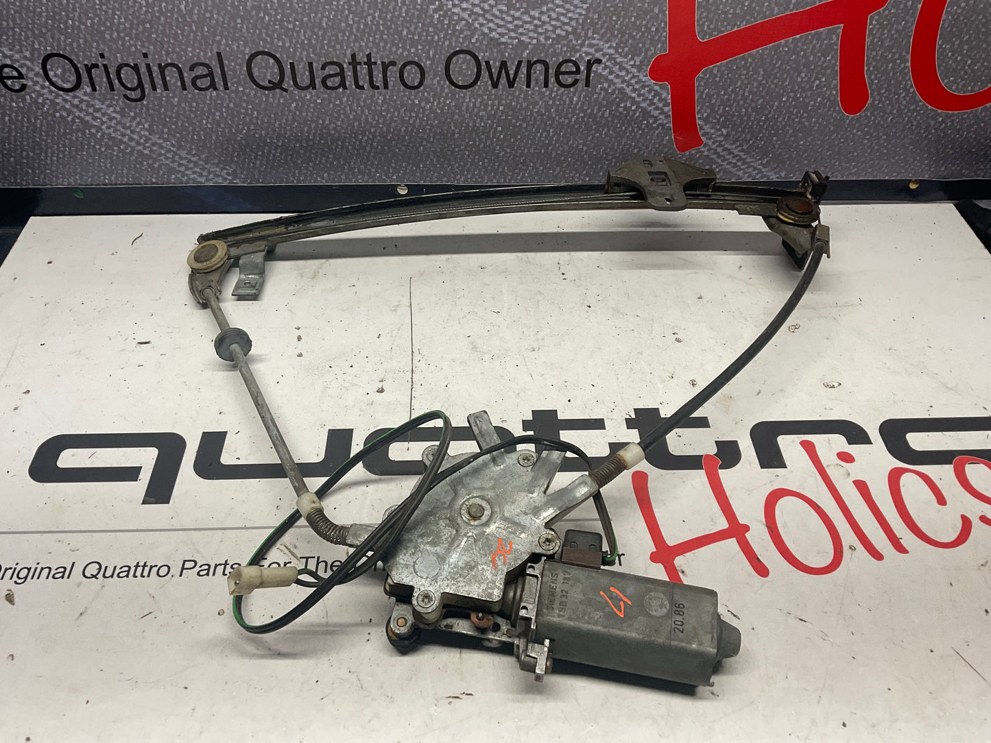 Driver Front Power Window Regulator Left  813837397A B2