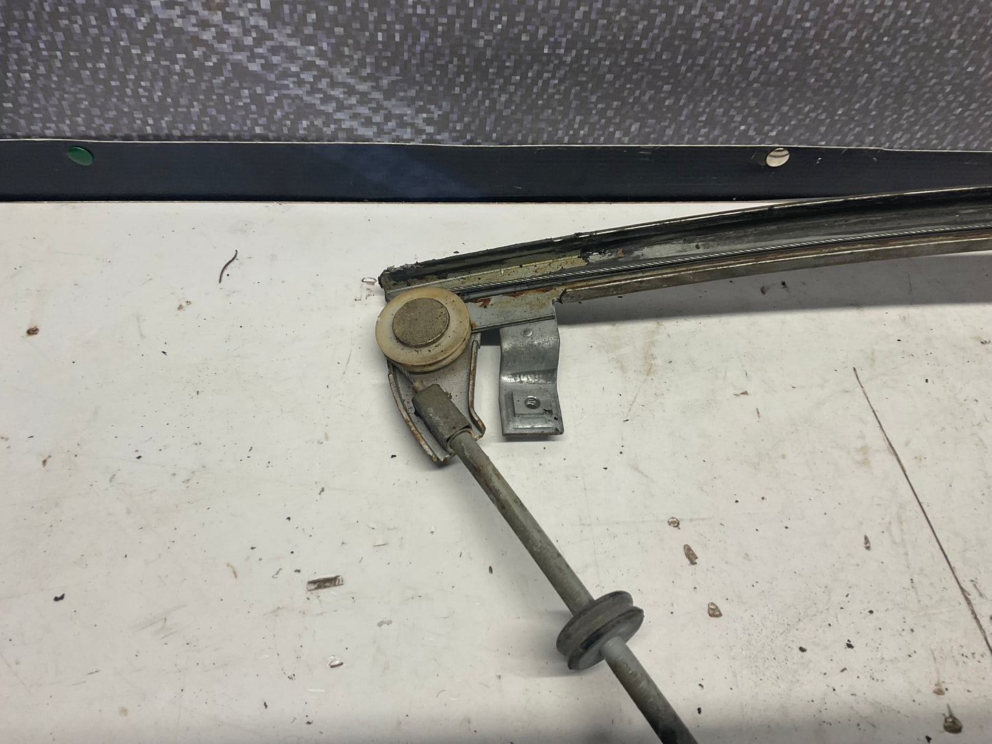 Driver Front Power Window Regulator Left  813837397A B2