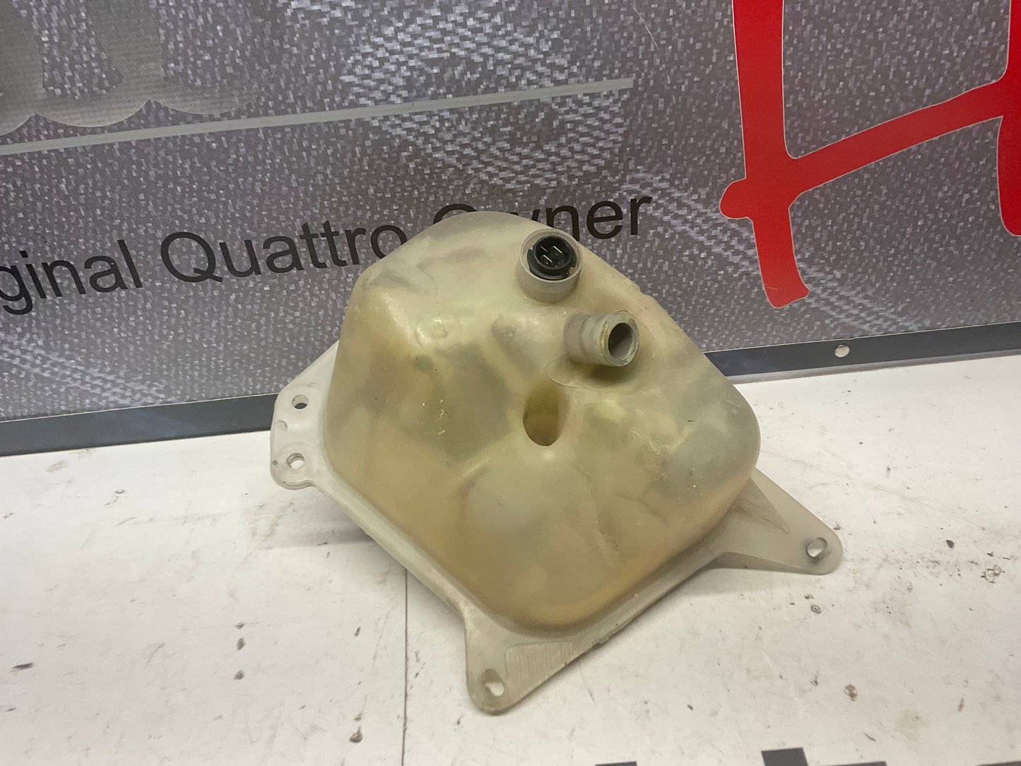 Expansion/ Coolant Tank Reservoir  8A0121407 B3