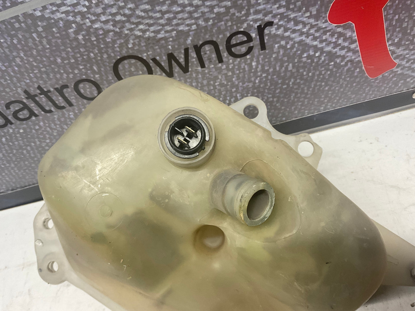 Expansion/ Coolant Tank Reservoir  8A0121407 B3