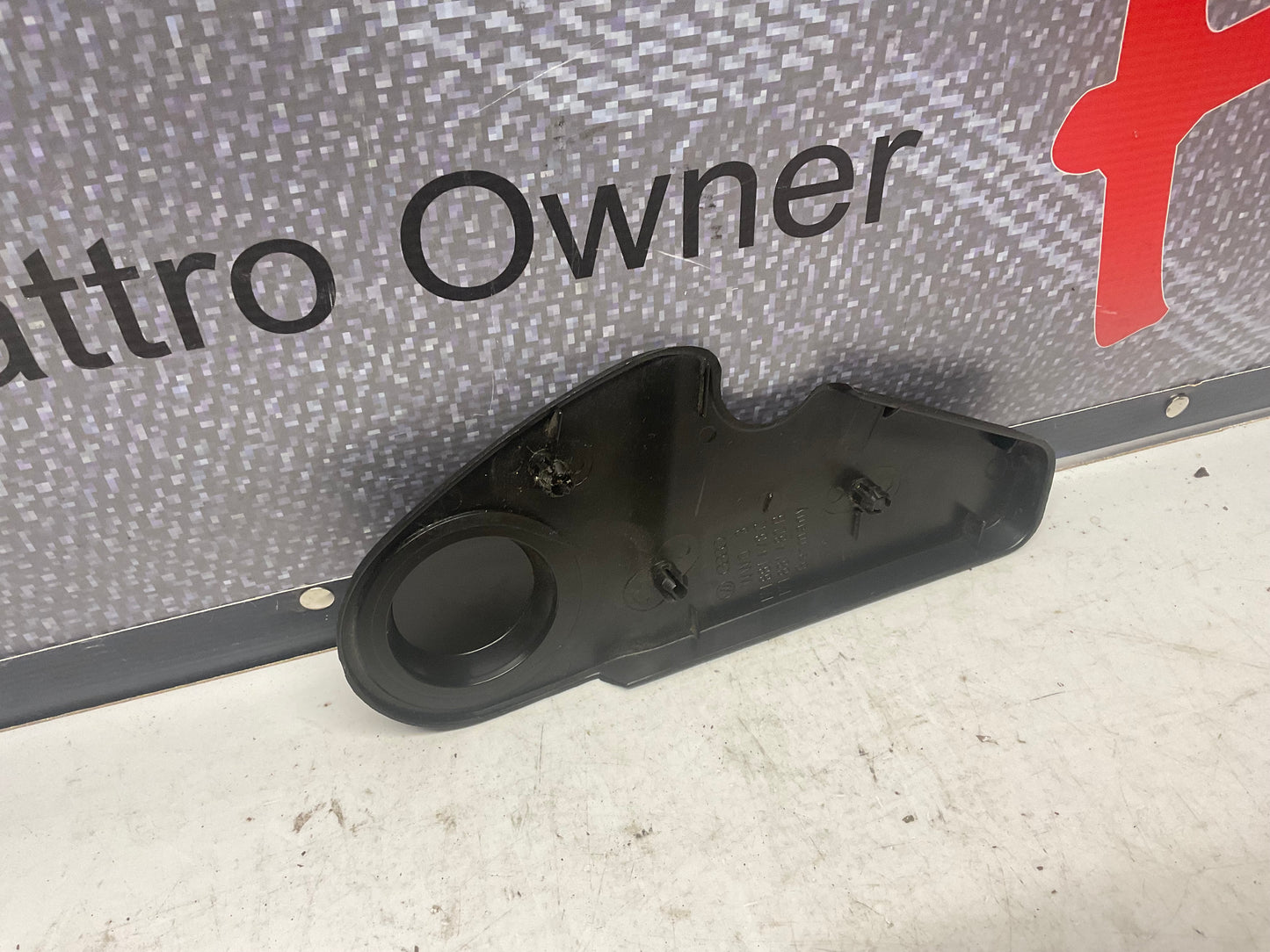 Seat Back Hinge Cover Trim 171881478C  B2  Brown