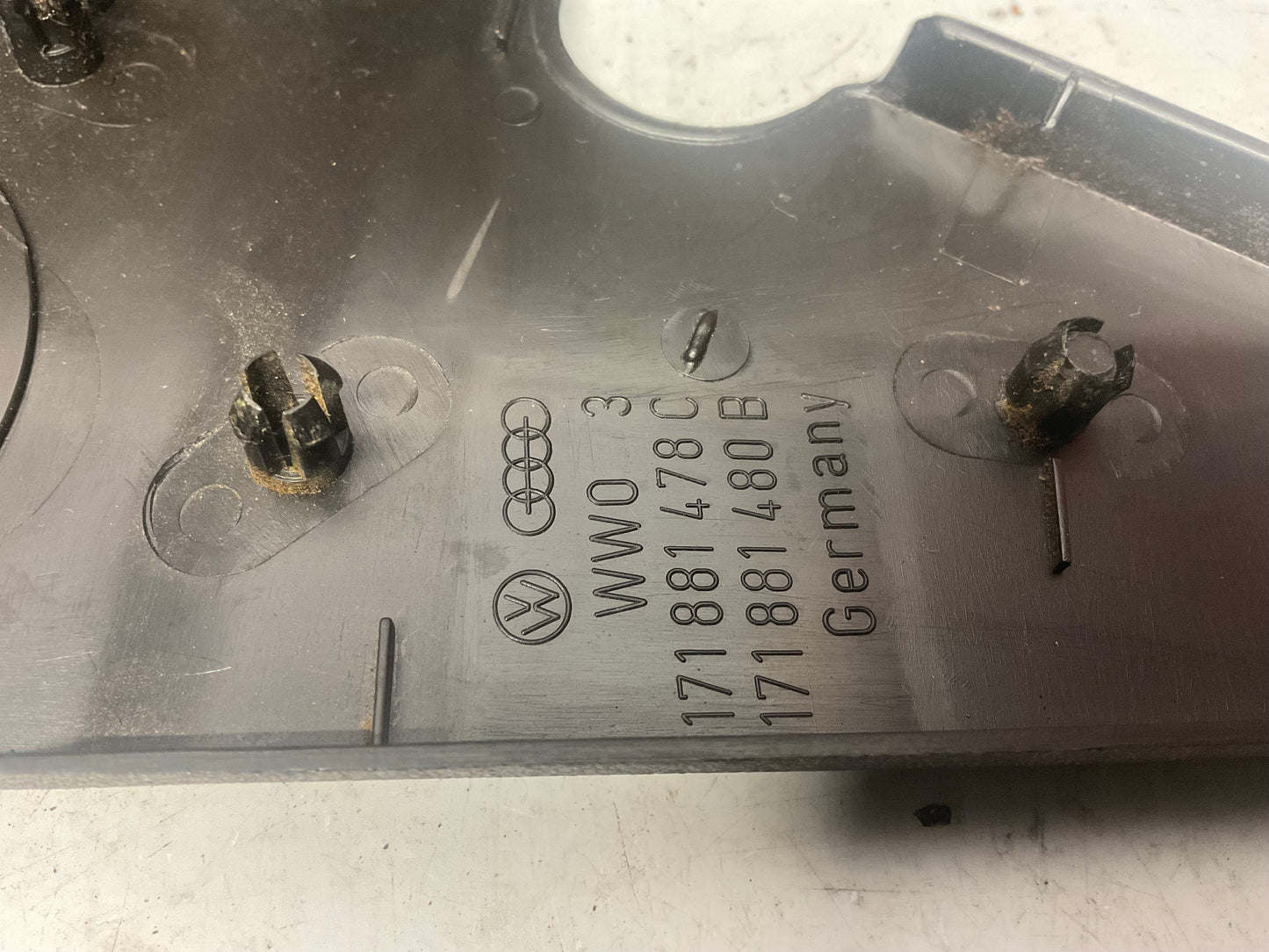 Seat Back Hinge Cover Trim 171881478C  B2  Brown