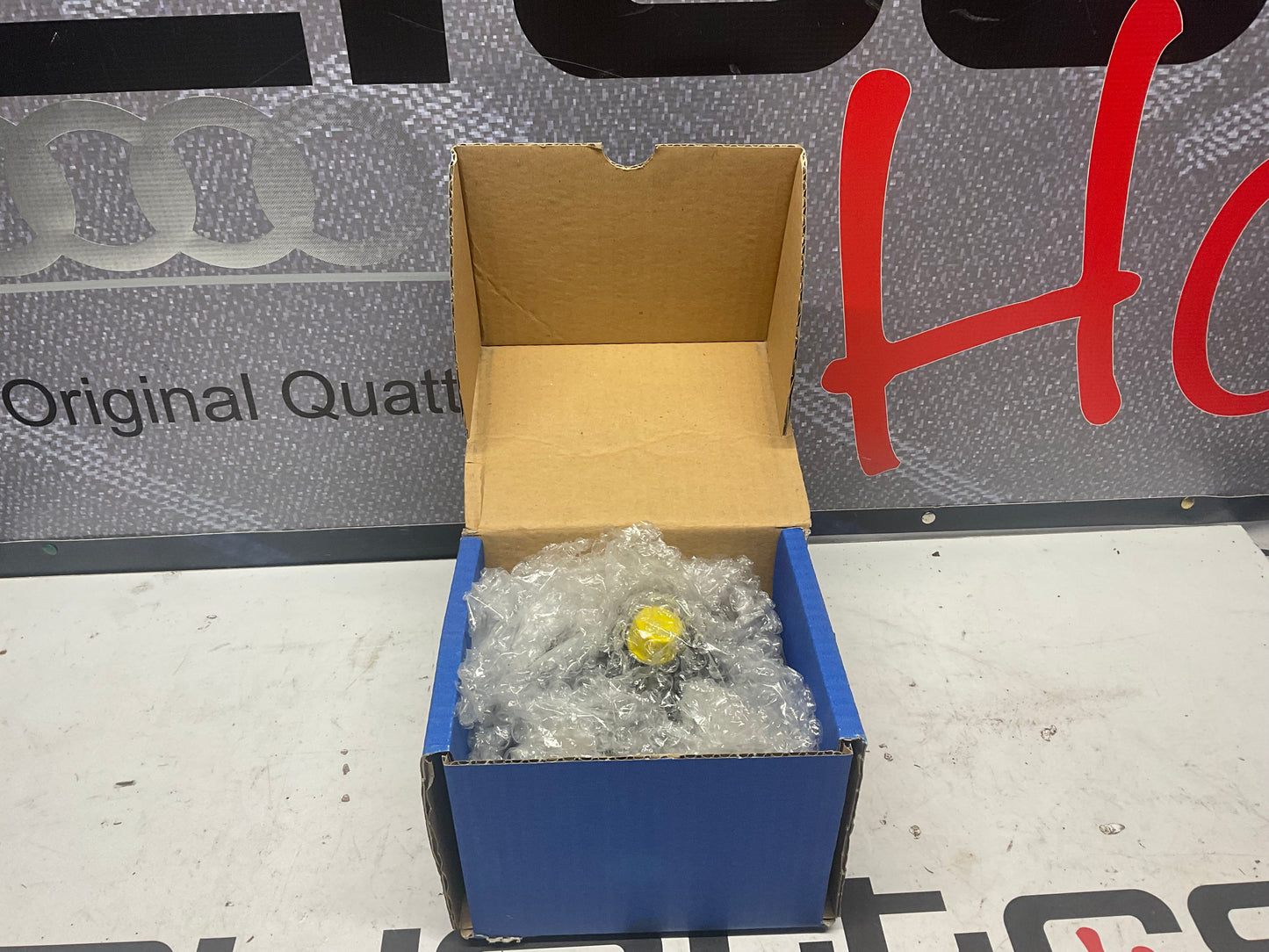 Brake Pressure Accumulator NOS 857612085A B2  URQ