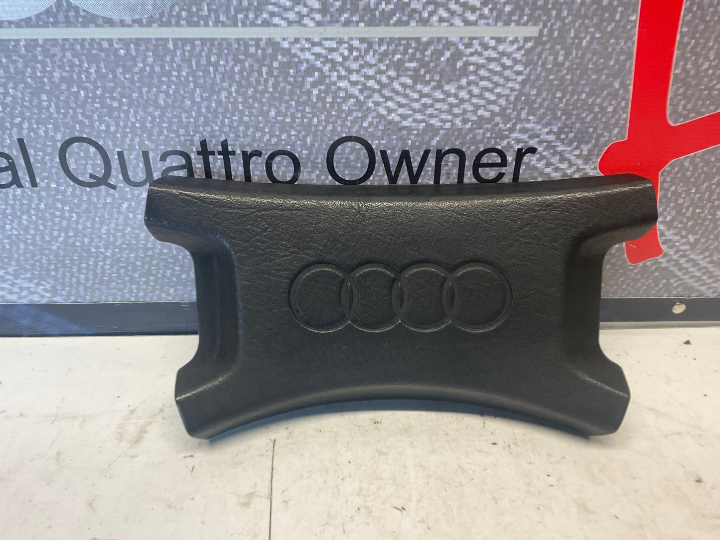 Steering Wheel Center Cover Horn 443951525A  B2  C3
