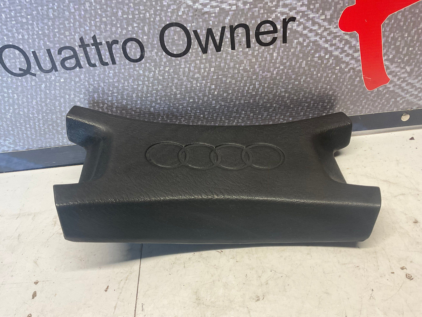 Steering Wheel Center Cover Horn 443951525A  B2  C3