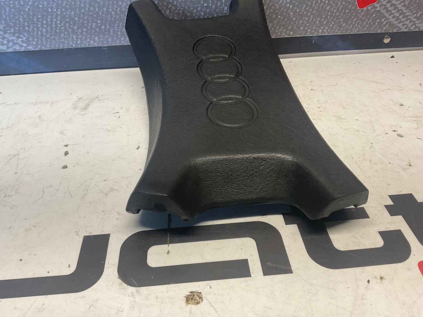 Steering Wheel Center Cover Horn 443951525A  B2  C3