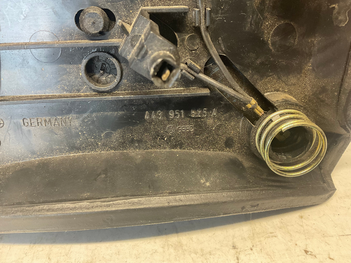 Steering Wheel Center Cover Horn 443951525A  B2  C3