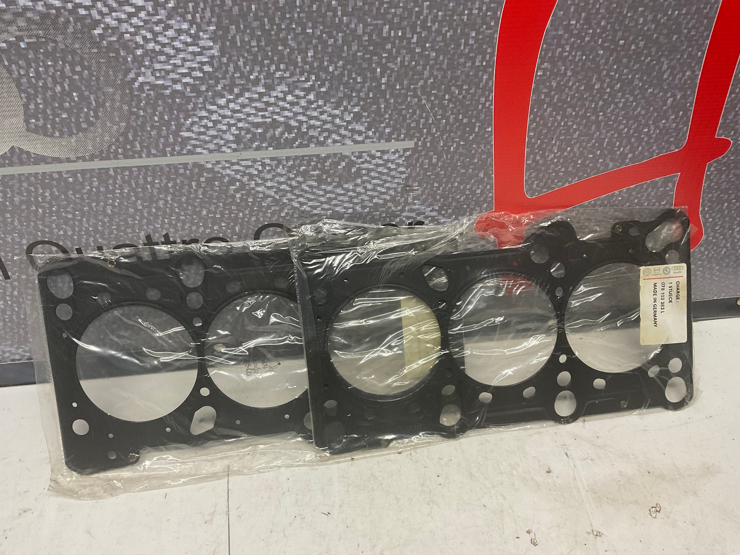 Cylinder Head Gasket Set NOS 078103383L  B5