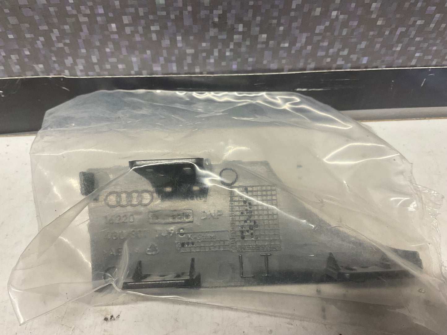 Front Bumper Cover Trim 4G0807749C NOS  C7