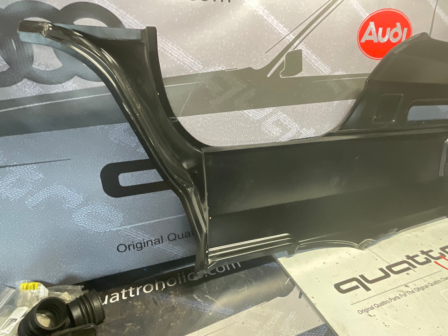 Driver Quarter Panel Left 443809605D  NOS  C3  5000 100 200