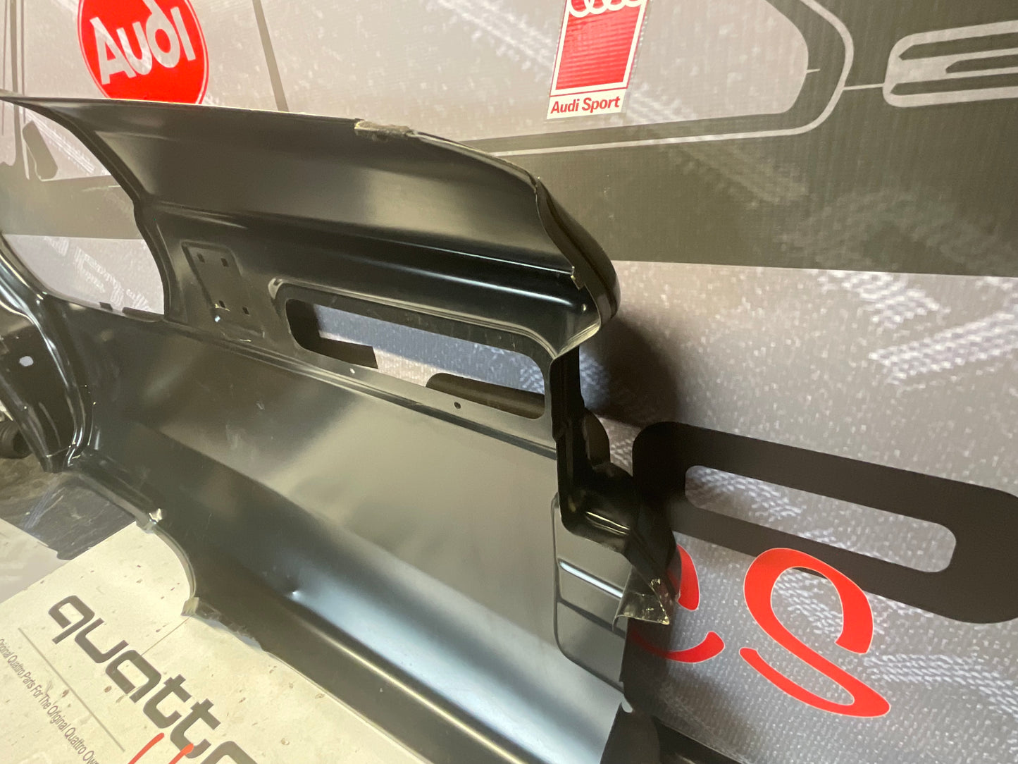 Driver Quarter Panel Left 443809605D  NOS  C3  5000 100 200