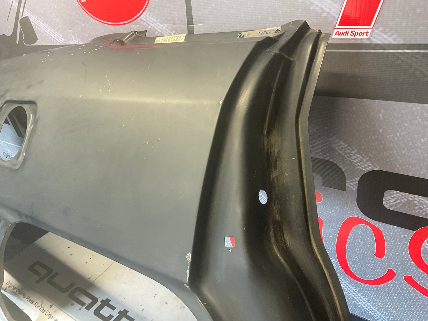 Passenger Quarter Panel Right  443809606D  NOS  C3 5000 100 200