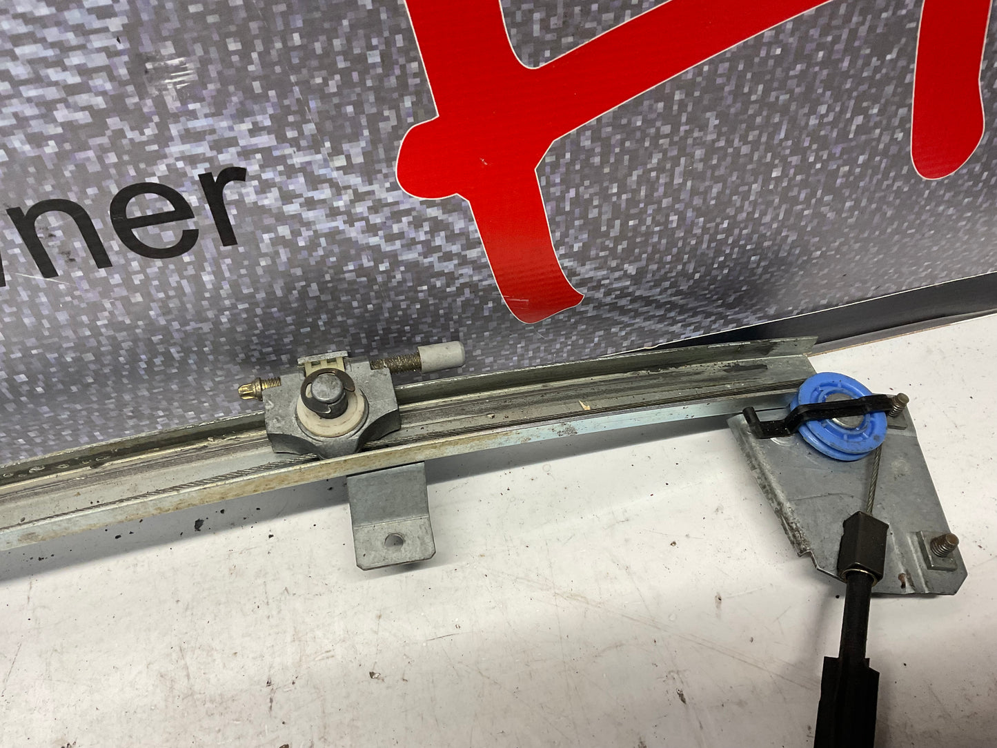 Passenger Front Window Regulator Right 443837398A