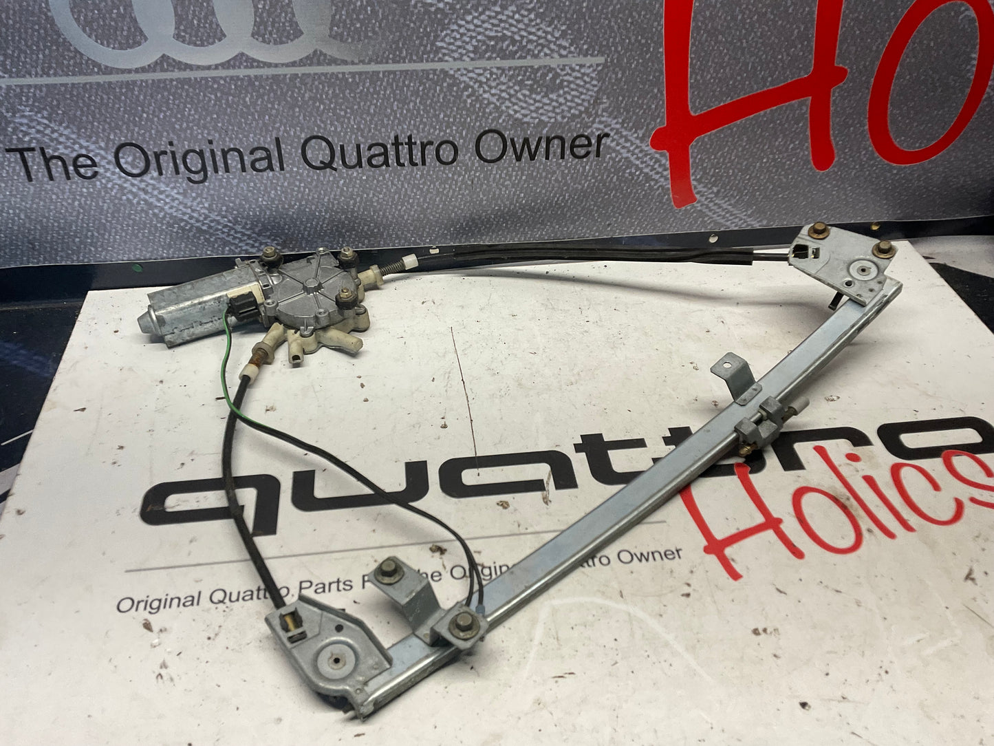 Passenger Front Window Regulator Right 443837398A