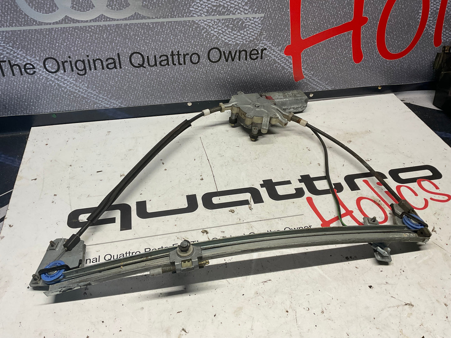 Passenger Front Window Regulator Right 443837398A