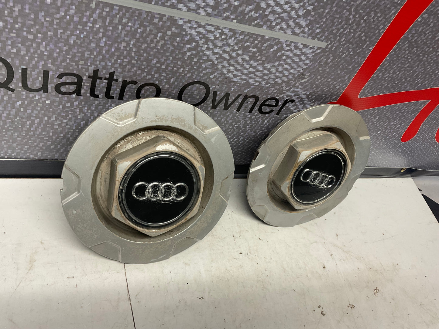 Wheel cap / Lug Cover 893601165C  B3  Speedline Pair