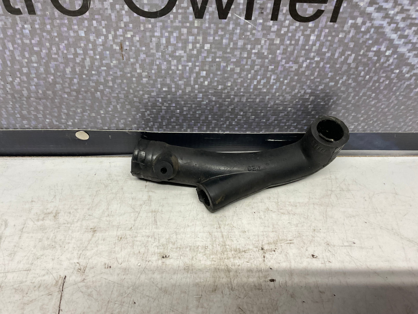 Injection Idle Air Control Valve Hose 034133997  B2 B3