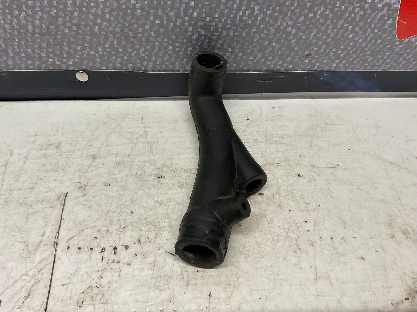 Injection Idle Air Control Valve Hose 034133997  B2 B3