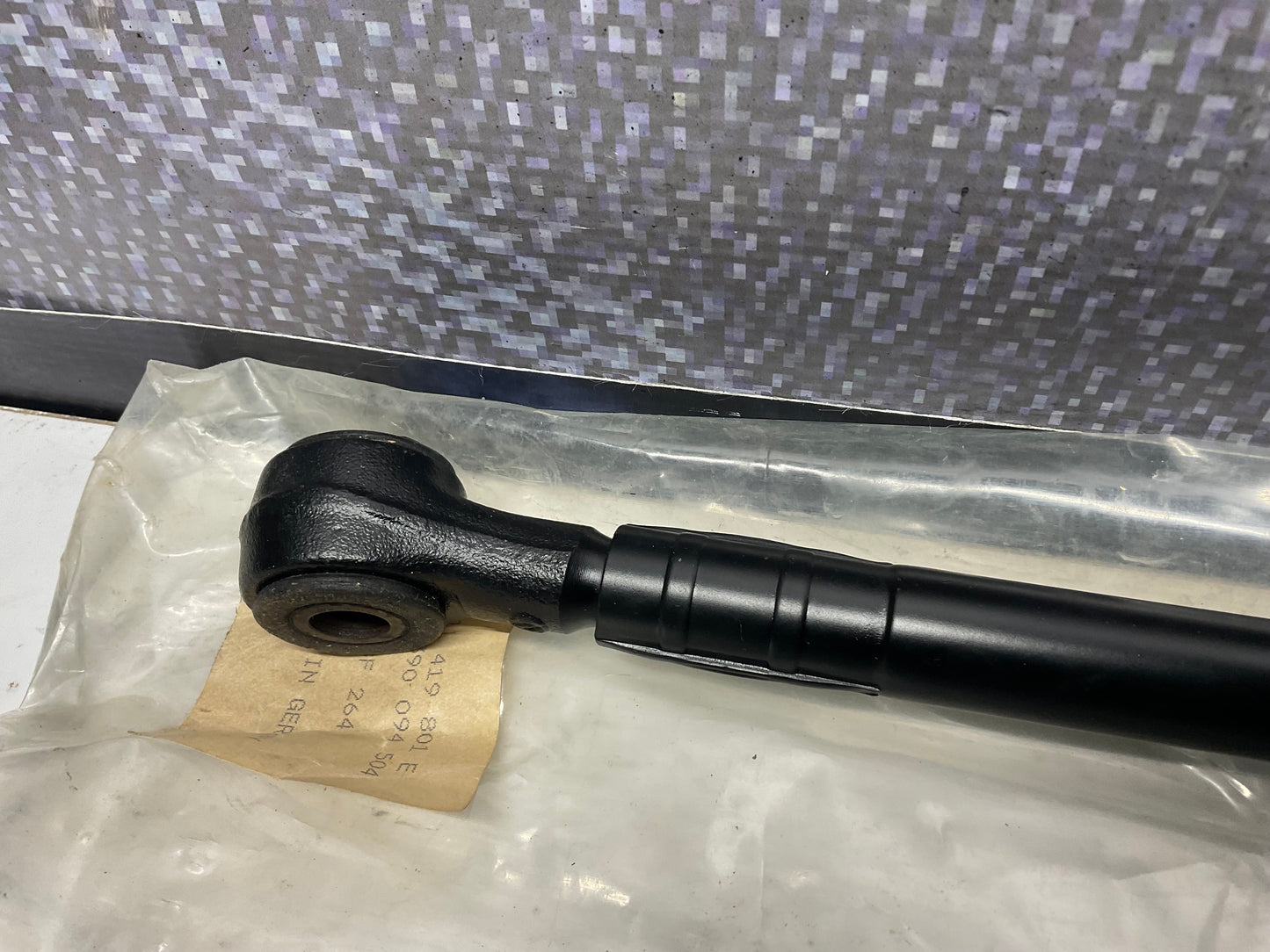 Driver Side Steering Tie Rod Left  NOS  811419801E  B2 B3 B4